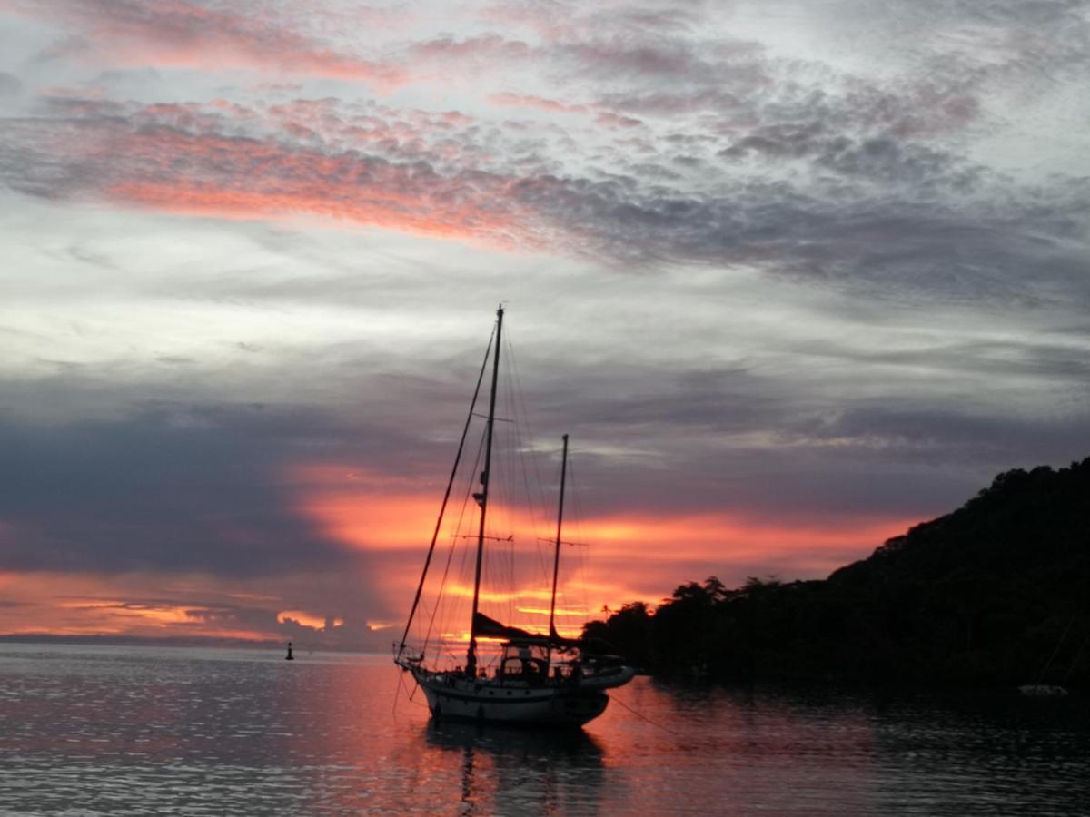 Cafe Del Mar Sapzurro Bed & Breakfast Dış mekan fotoğraf